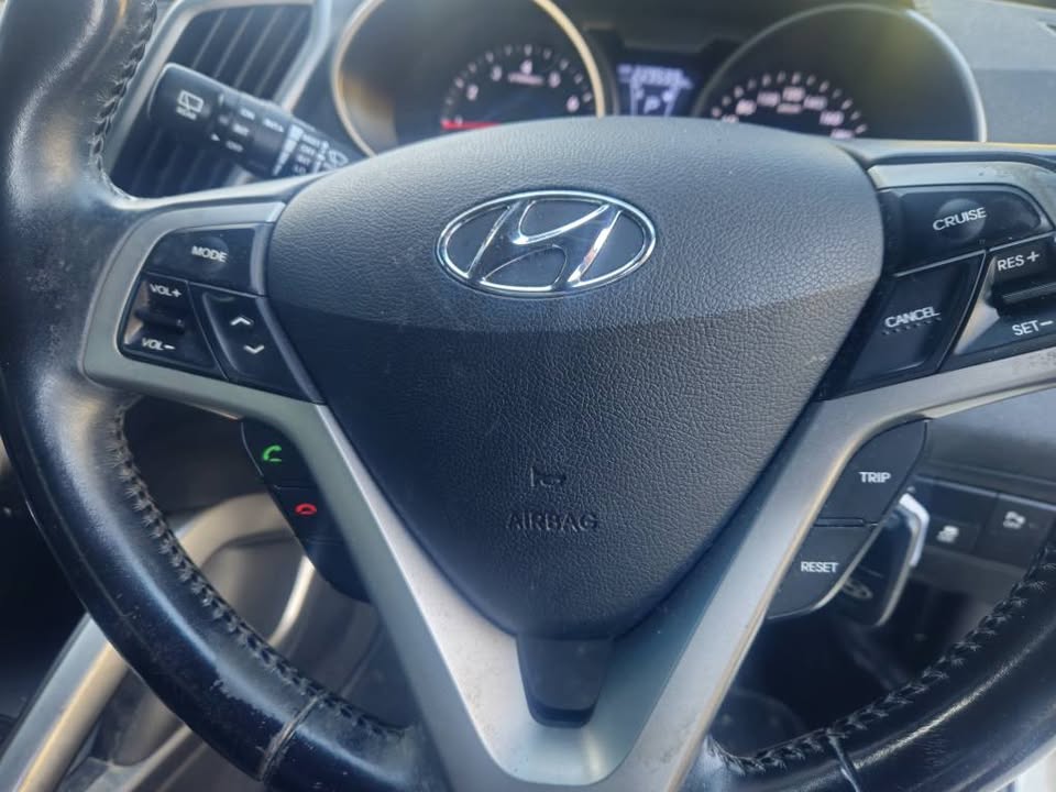2015 Hyundia Veloster - New to australia car finance  11.jpg